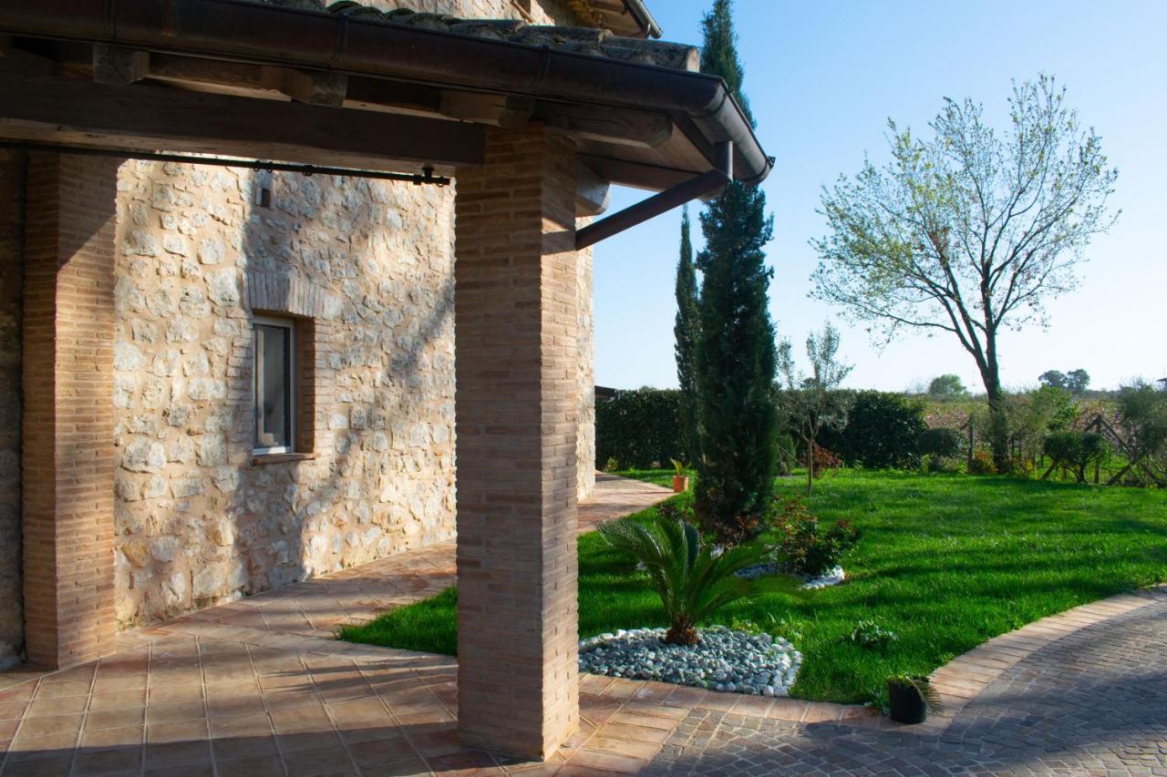 Camera Iris - B&B Antico Casale Monte San Biagio Exterior photo